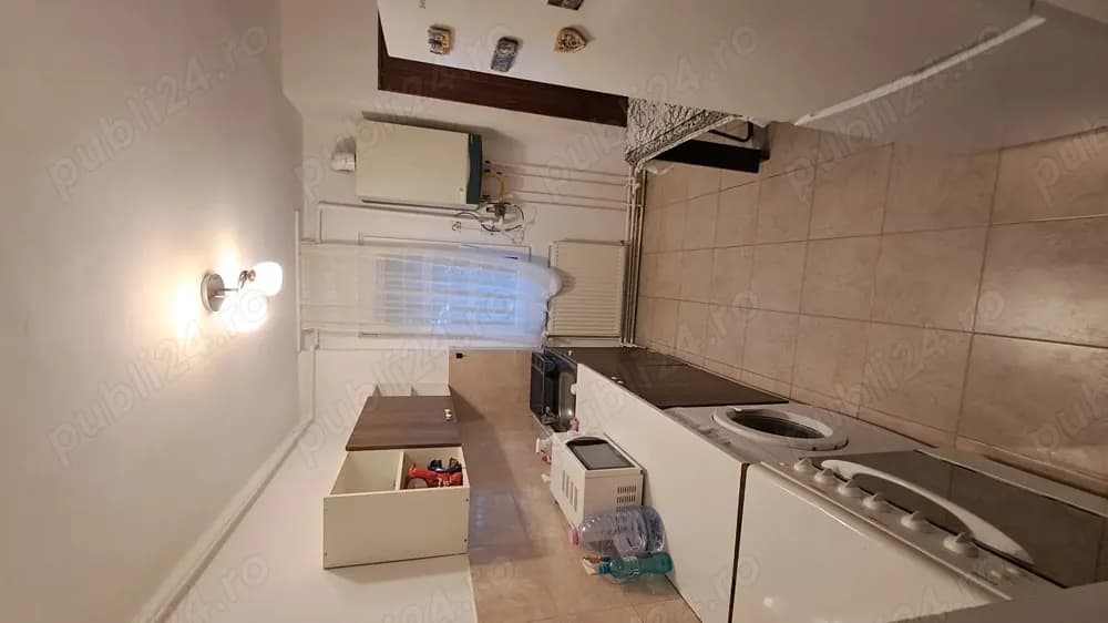 Inchiriez apartament