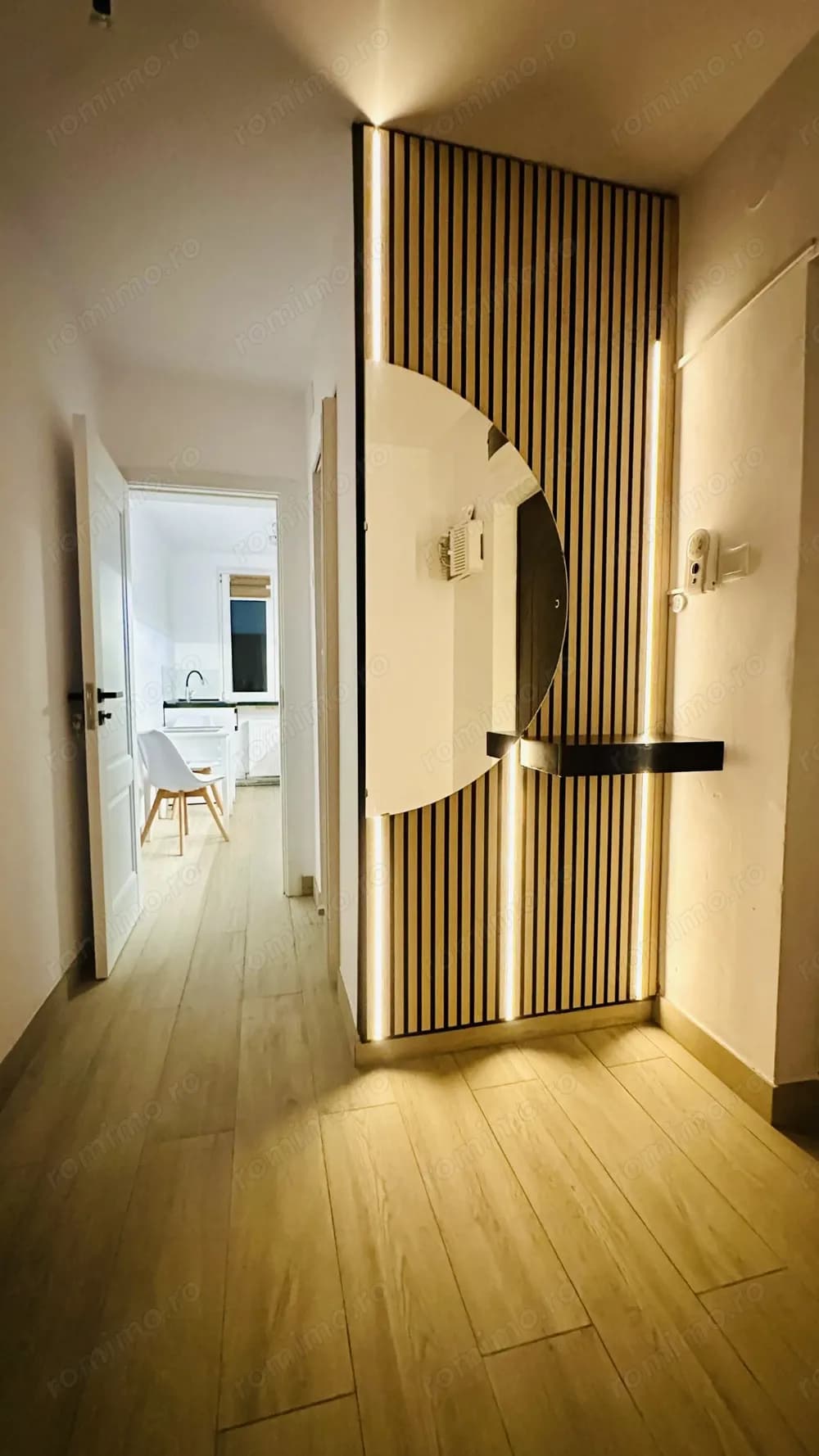 Apartament cu 2 camere renovat  -Faget