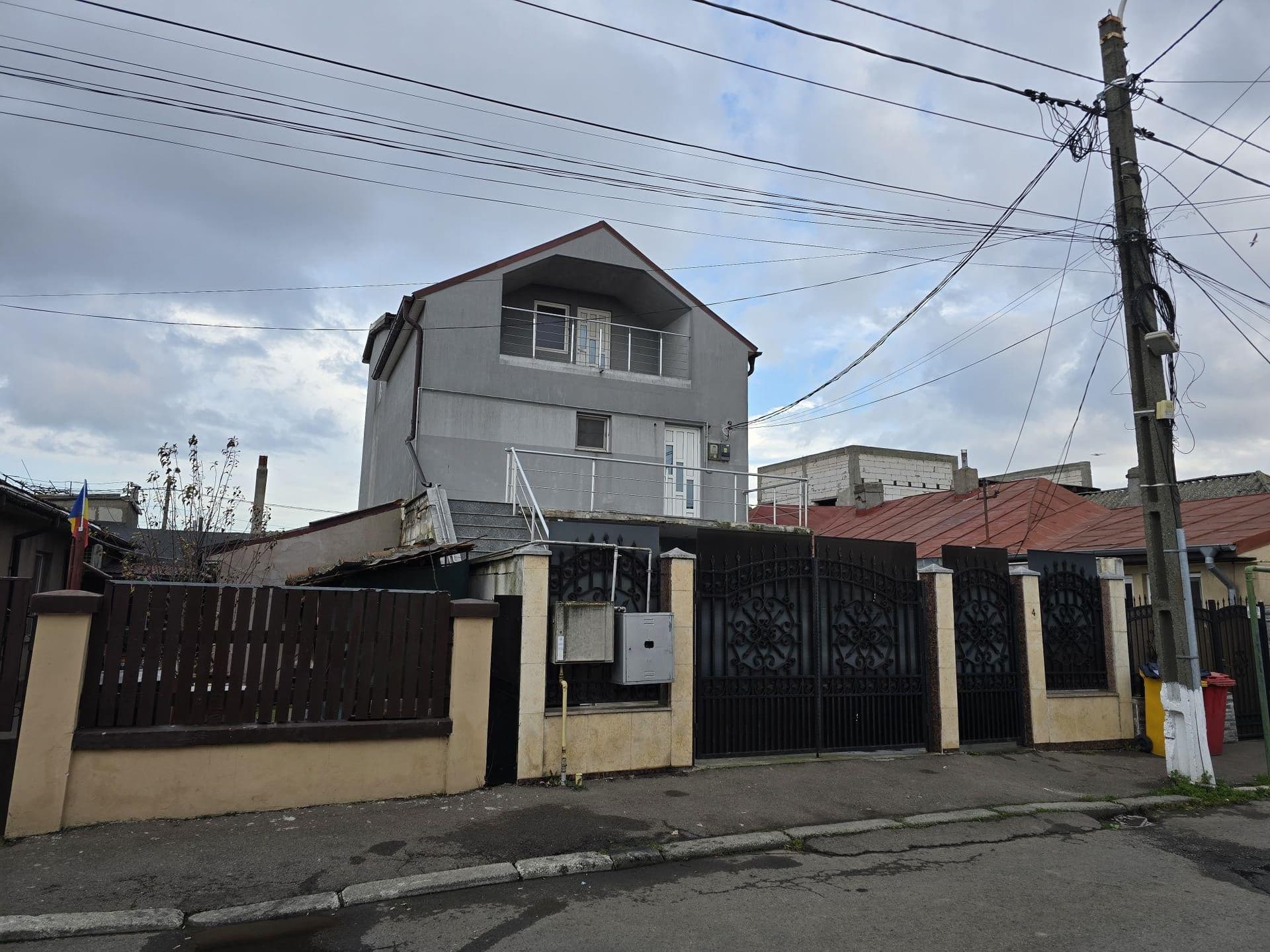 Casa P+1+M zona Brătianu sau schimburi imobiliare și auto