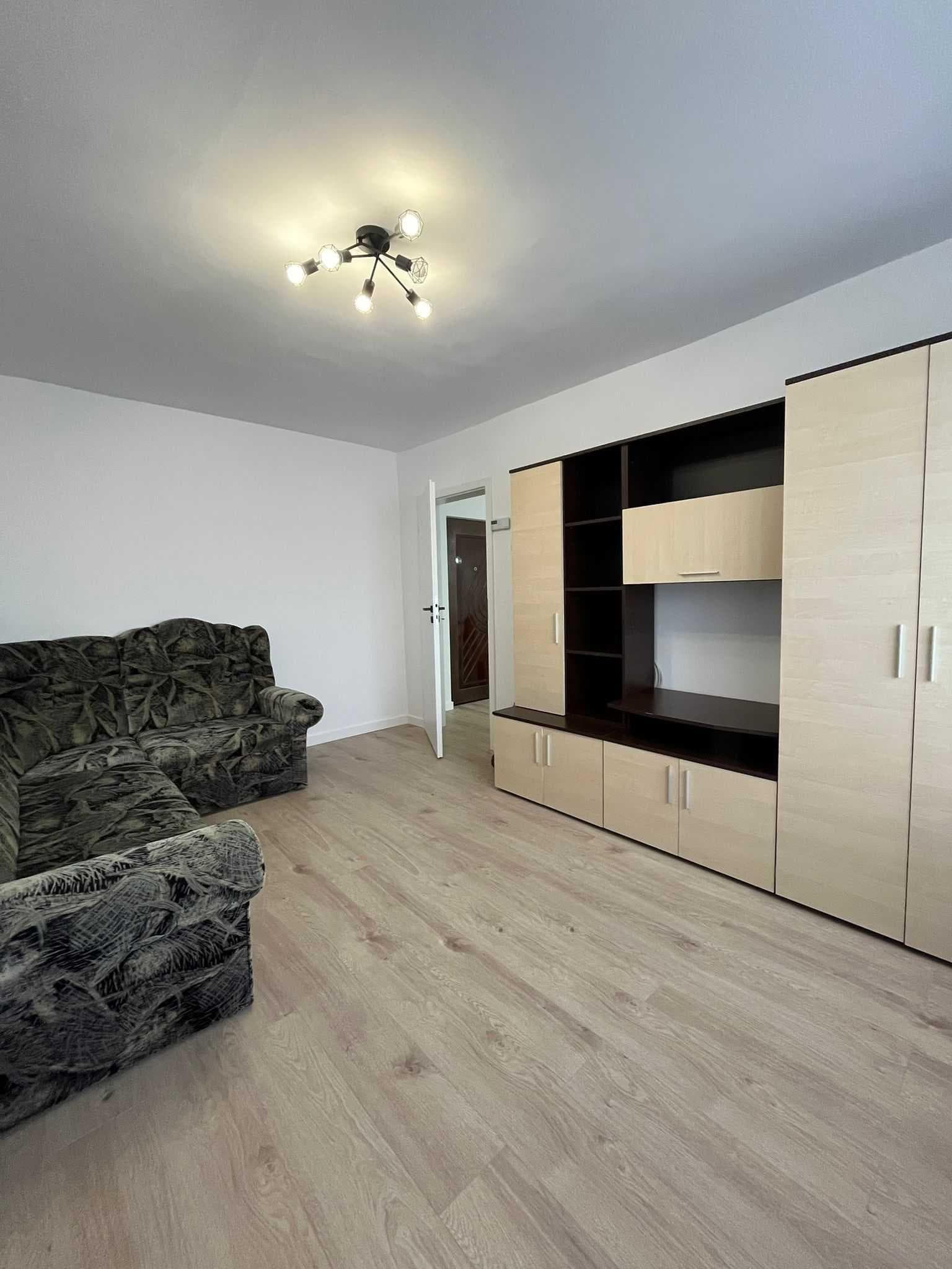 Pers fizica închiriez apartament 2 camere decomandat - imagine 1