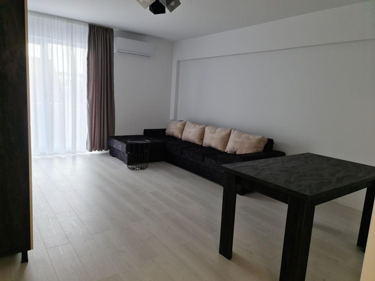 Inchiriere ap 2 camere bloc nou