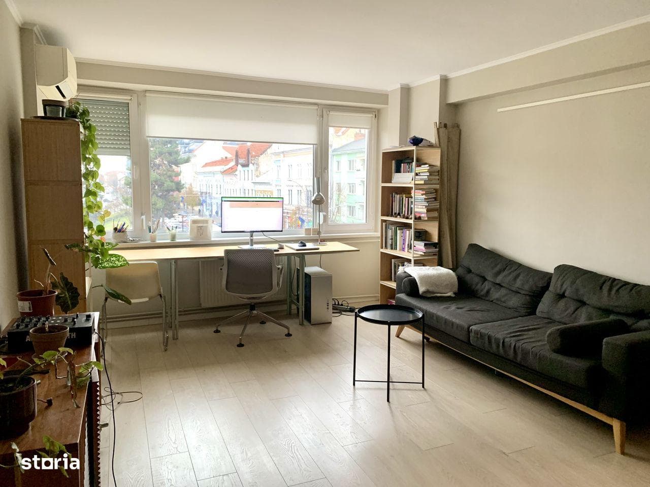 De vânzare apartament 2 camere 63 mp, poziție centrală - imagine 1