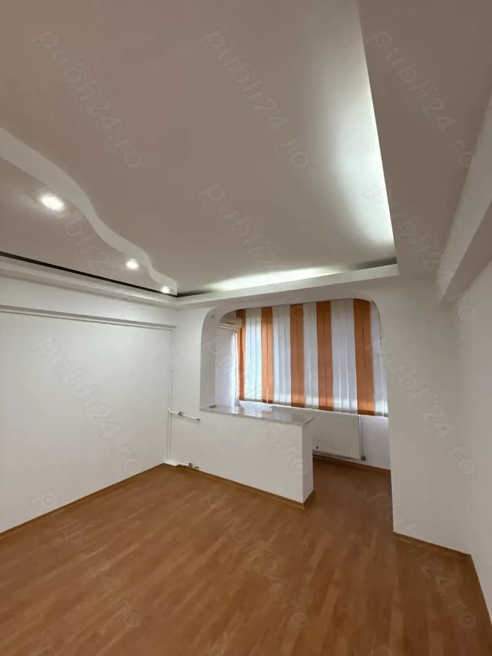 Vând apartament 2 camere semidecomandat Ultracentral, etaj 4 4, complet renovat