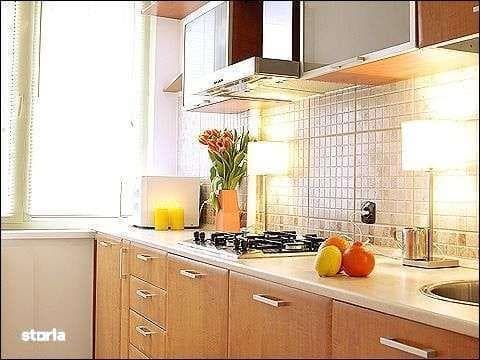 P-ta Universitatii - imagine 1