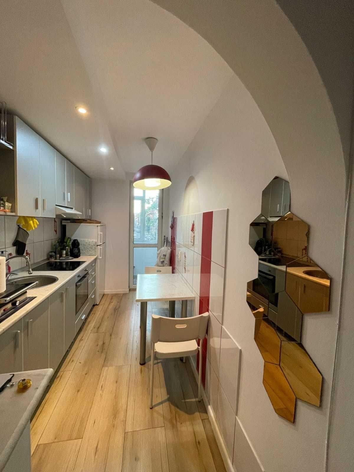 Inchiriez apartament cu 2 camere la 7 minute de Piata Victoriei - imagine 1