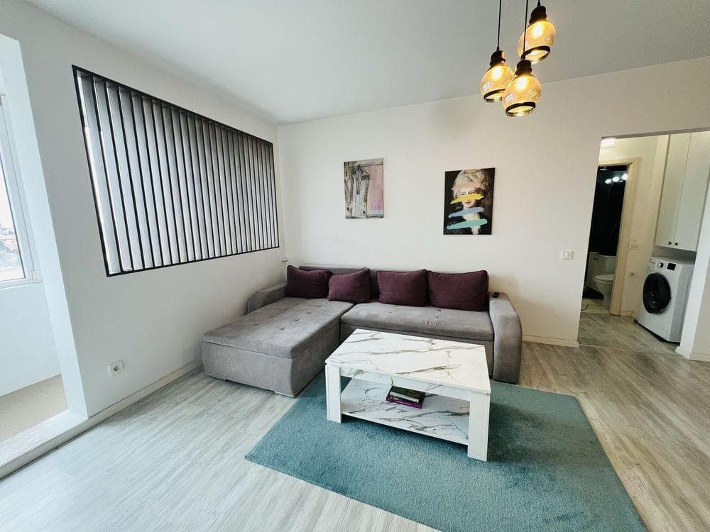 Apartament spatios 2 camere Piata Domenii / Sandu Aldea