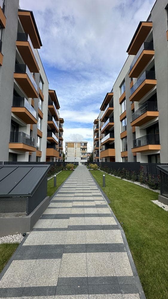 De vanzare apartament SEMIFINISAT, 2 camere, BLOC NOU, INTRE LACURI - imagine 1