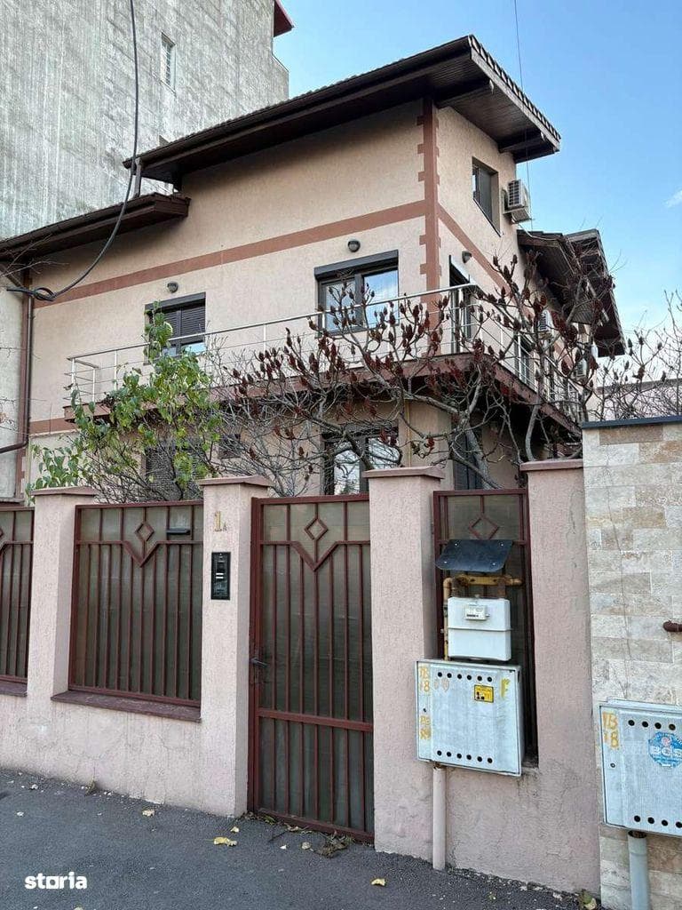 Duplex cu 2 apartamente si subsol cu garaj - imagine 1