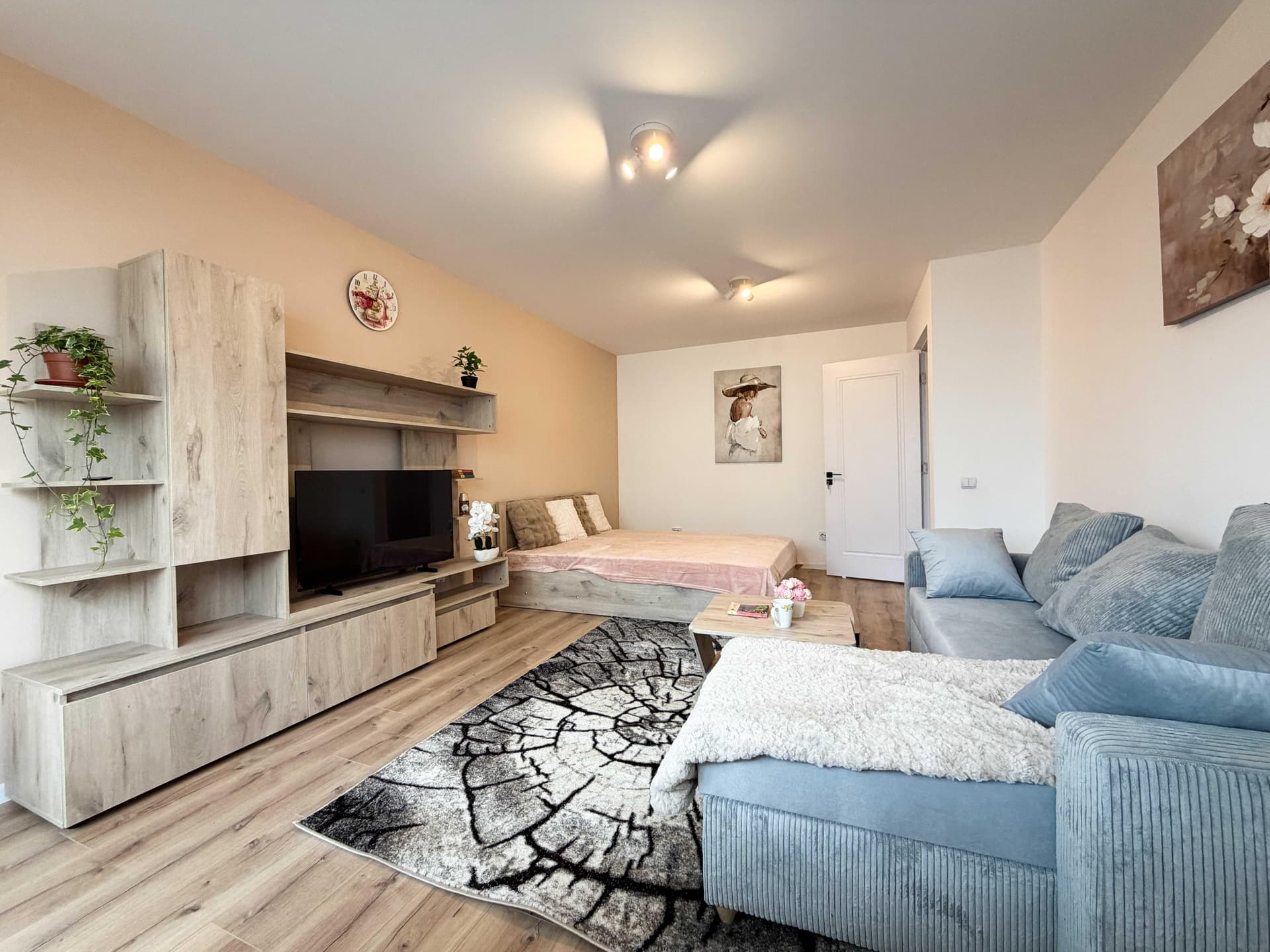 Garsoniera Mobilata, Titan, Metrou 11 min, 41 mp, Bloc 1986 anvelopat