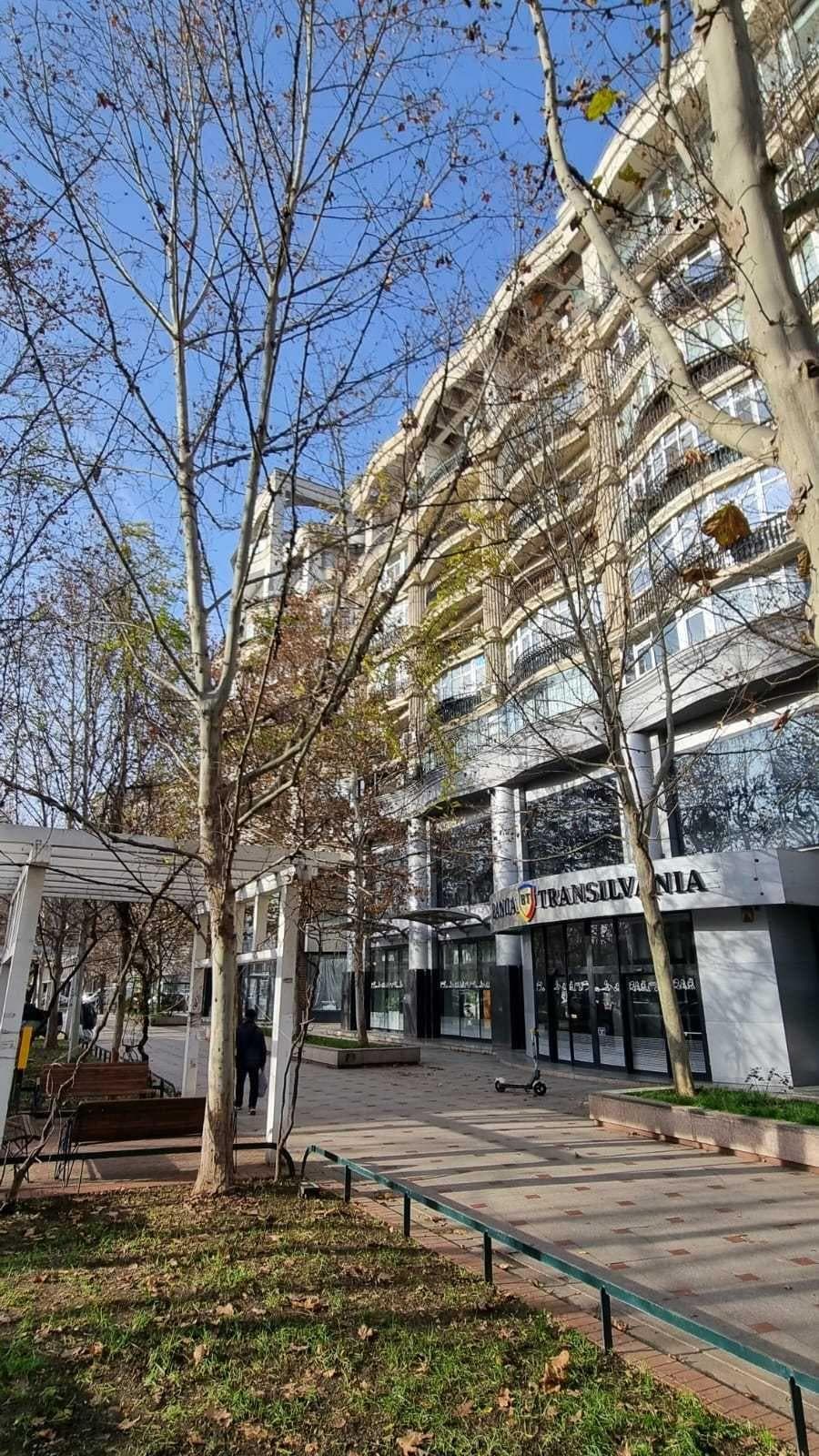 Apartament 3 camere, et.2, stradal Bd. Unirii (Banca Transilvania), S3 - imagine 1