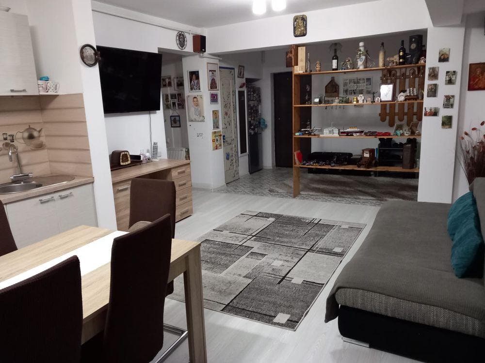 Apartament 3 Camere - imagine 1