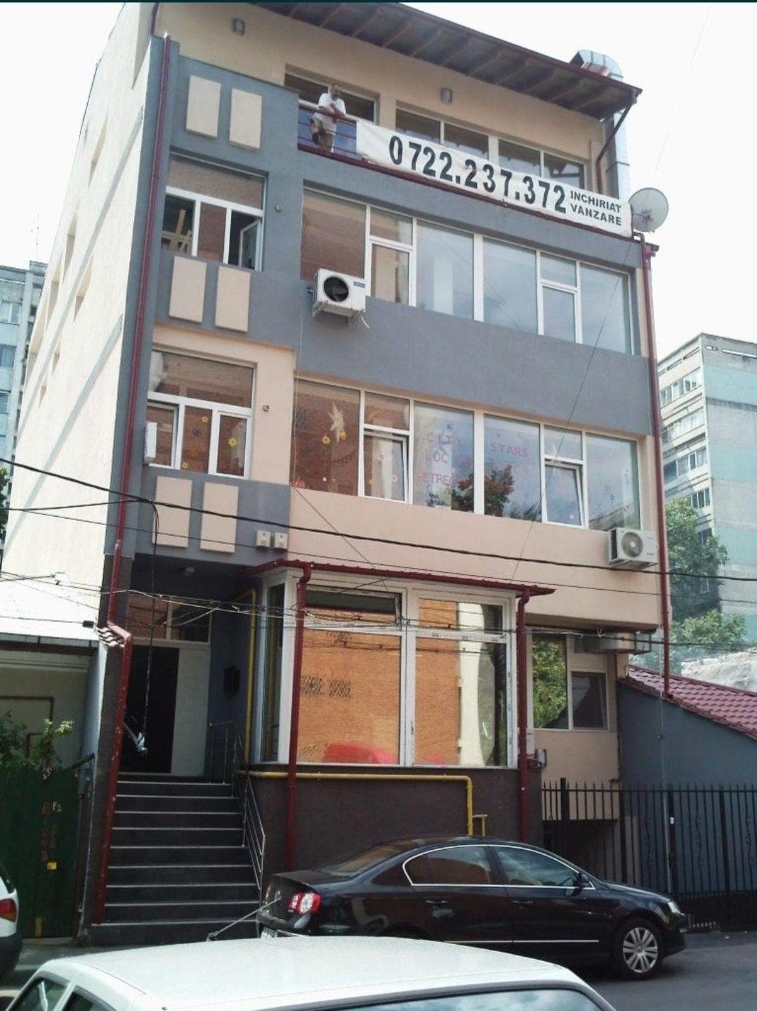 Vând spatiu comercial inchiriat cu preluare chiriaș. - imagine 1