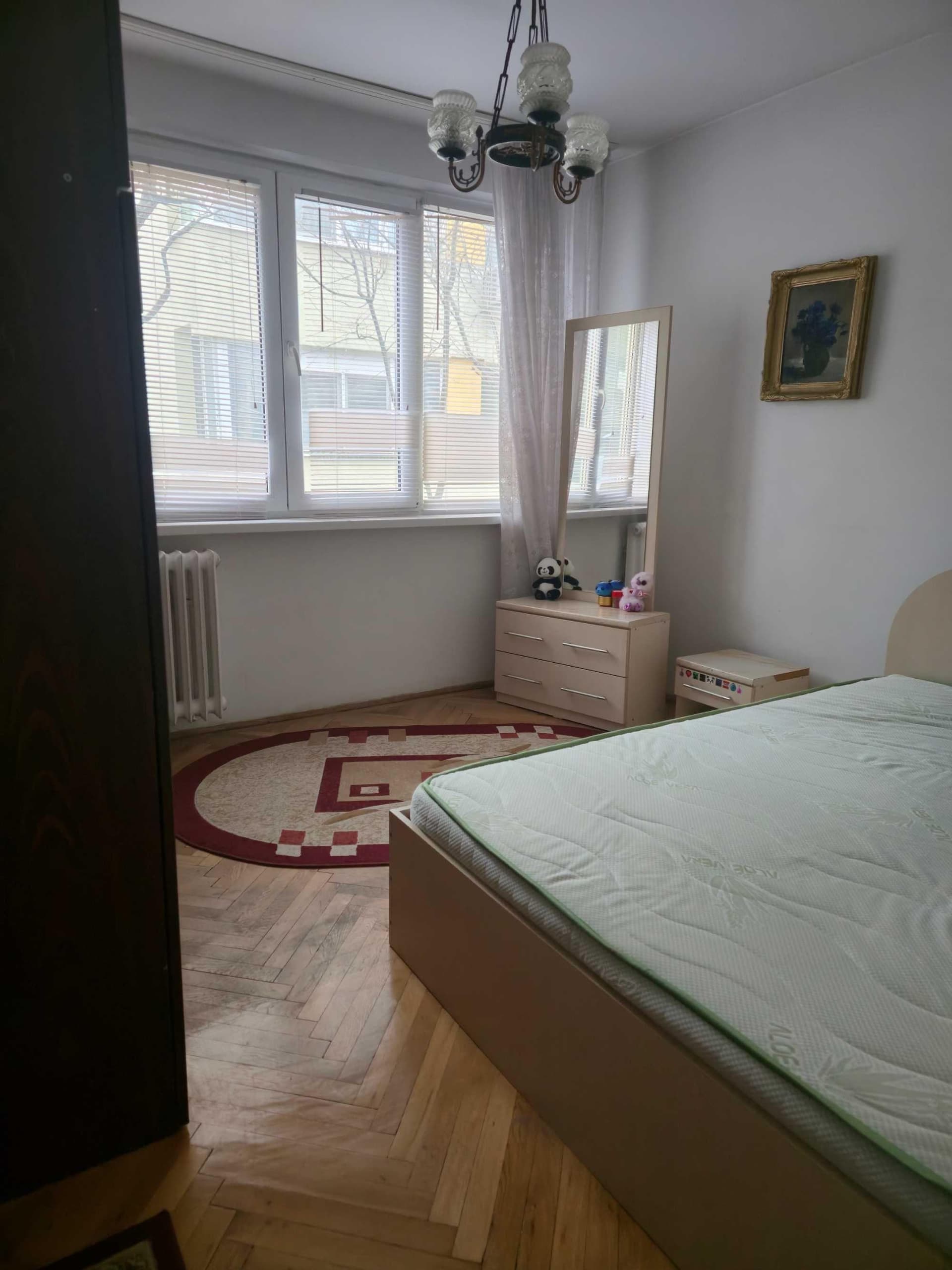 Inchiriez o camera Zona Tei in ap 3 cam - imagine 1