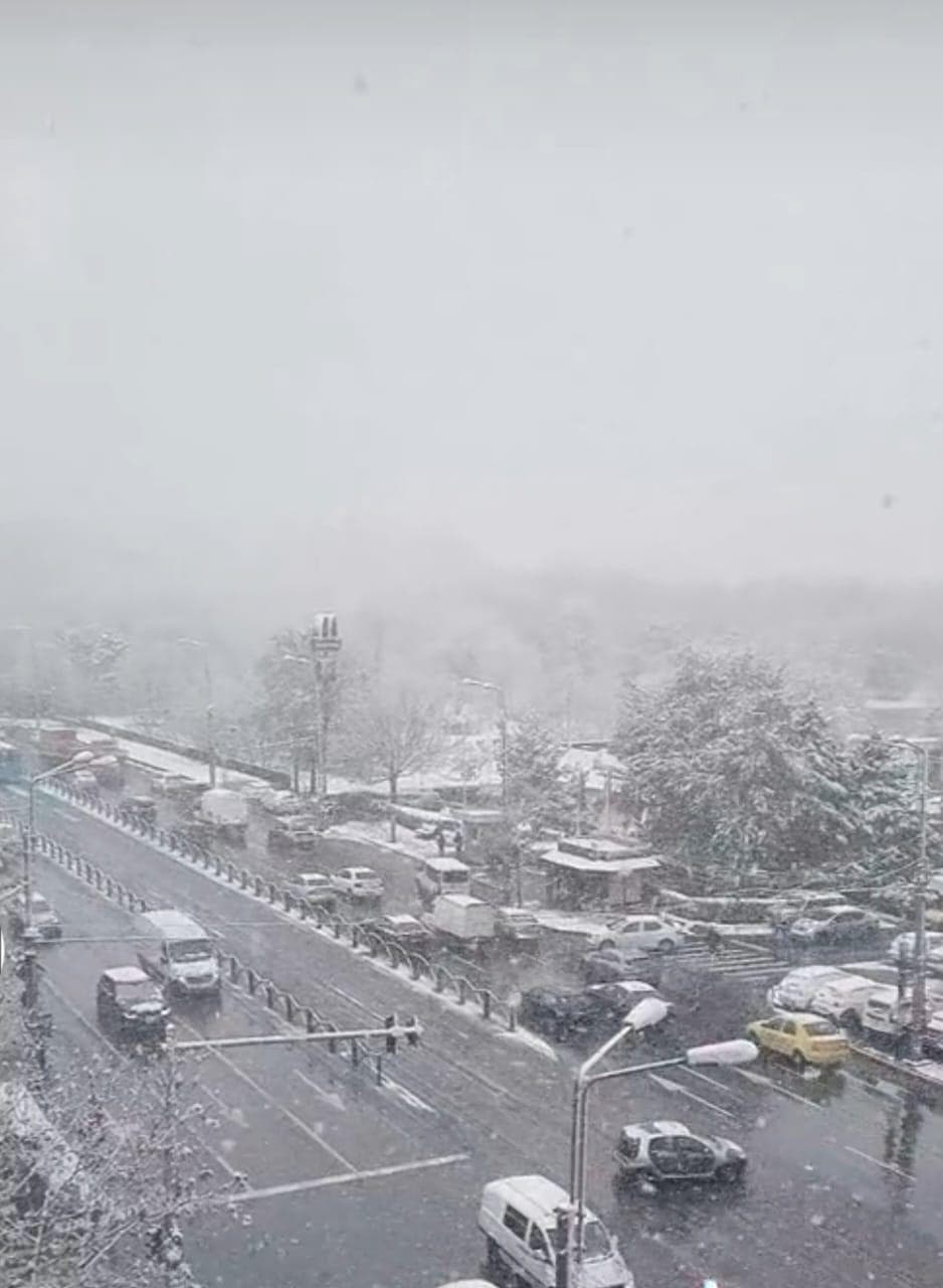 proprietar inchiriez garsoniera, zona Colentina, vedere panoramica par - imagine 1