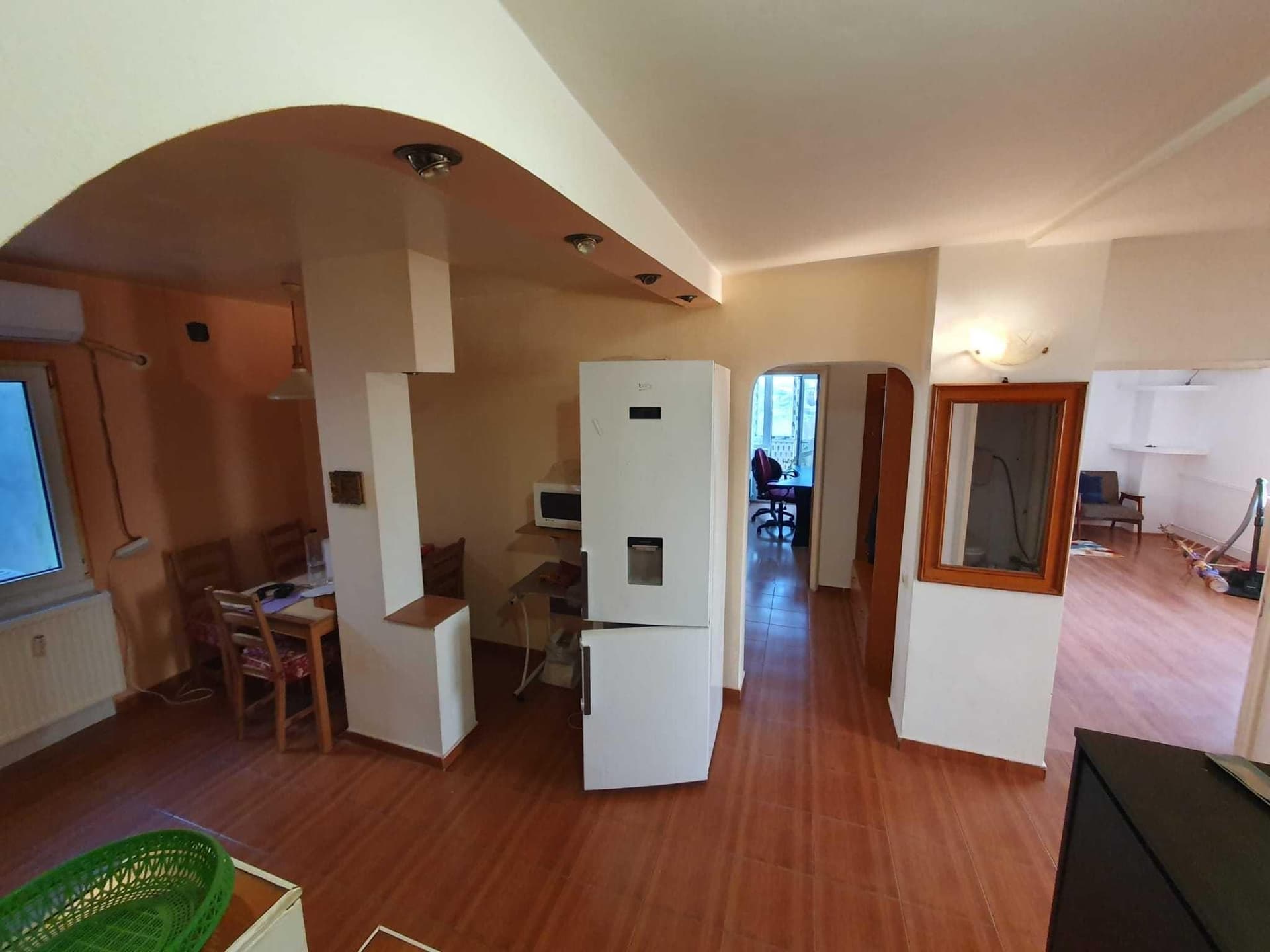 Apartament 4 camere decomandat, 2 bai, 2 balcoane + boxa mare chirie