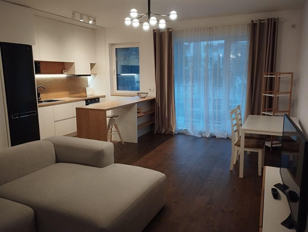 Proprietar dau in chirie ap. 2 camere in Record Park