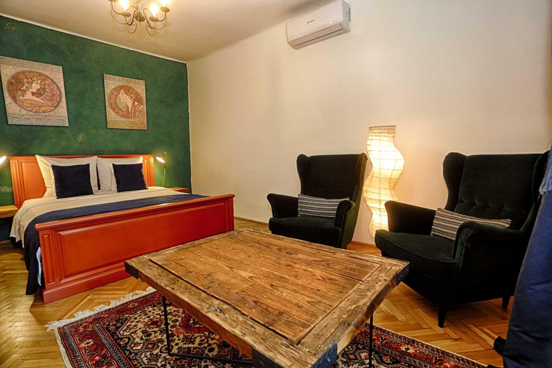 Inchiriez Apartament Ultracentral Piata Unirii nr. 22