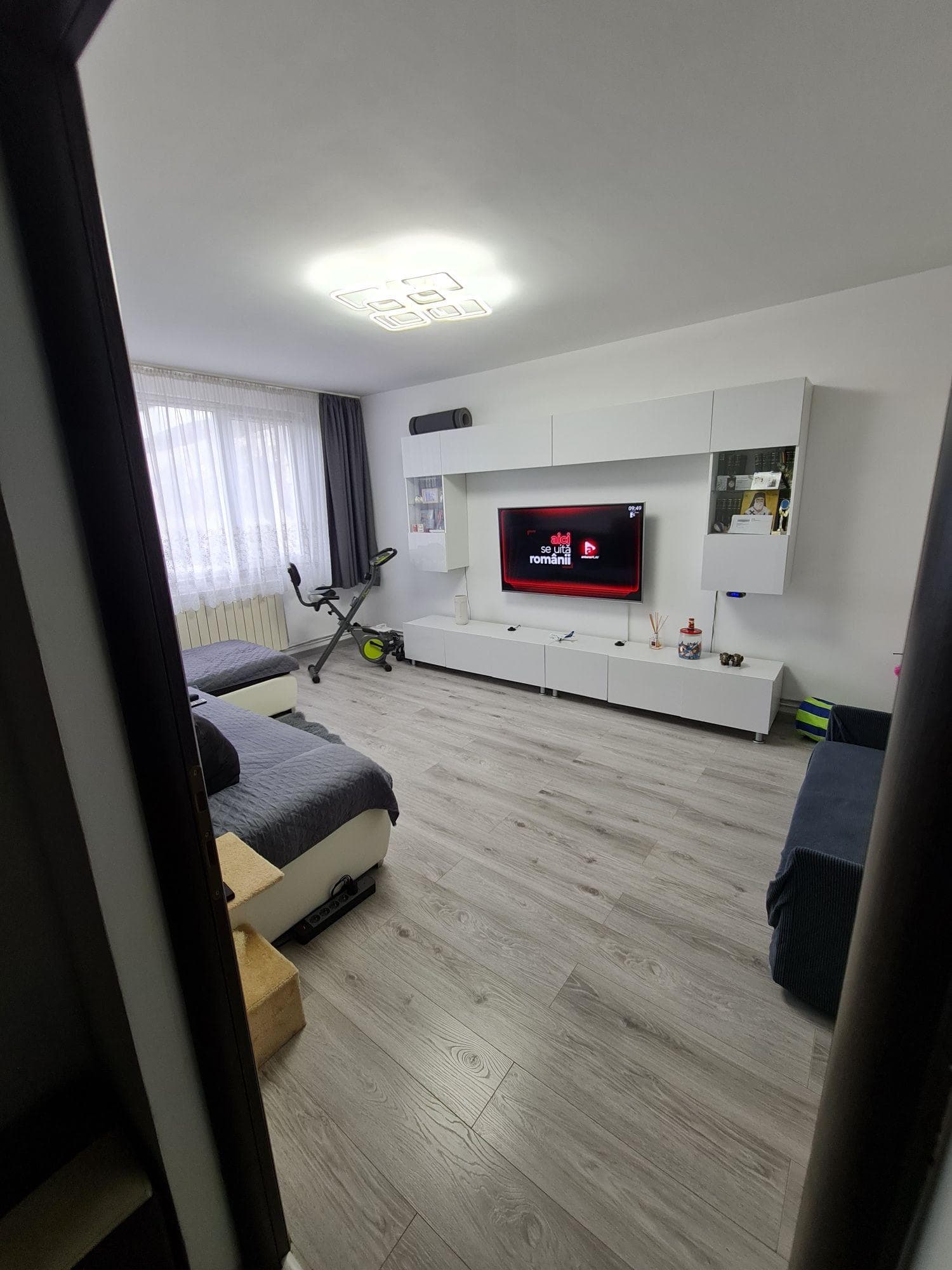 Vand Aprtament 4 Cam. Decomandat - imagine 1