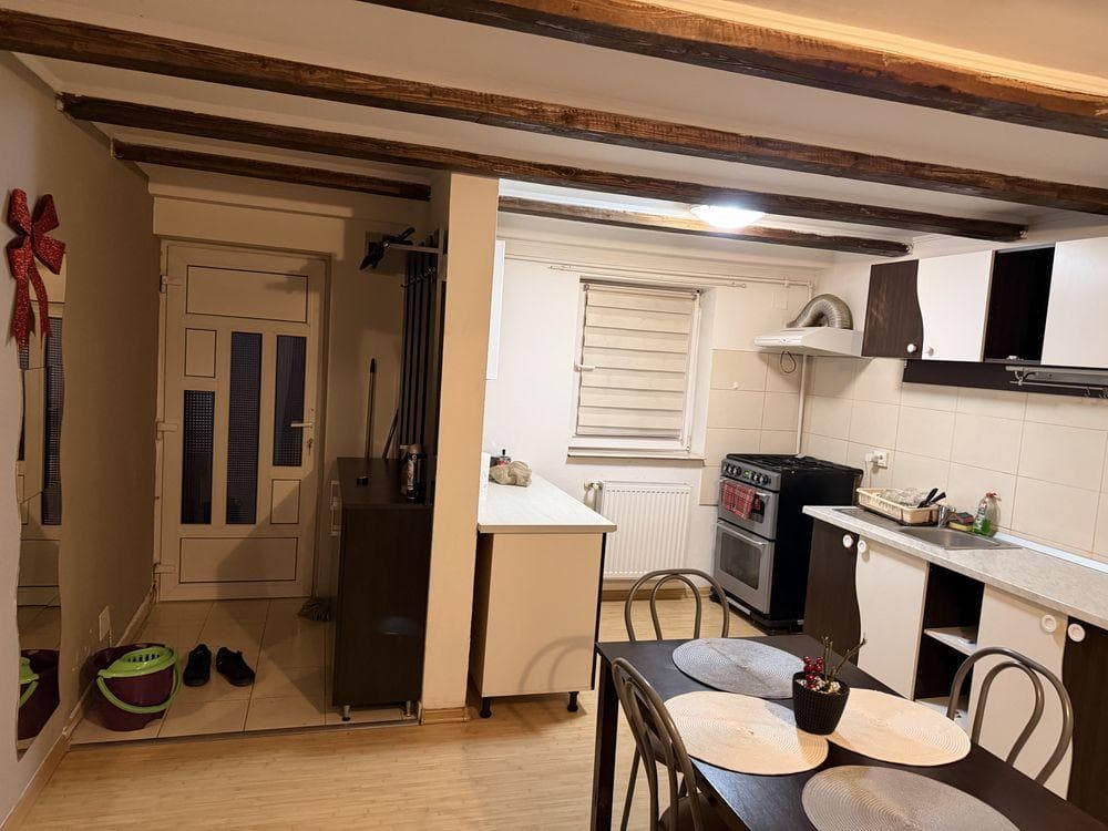 Vand apartament 2 camere+parcare+spatiu depozitare - imagine 1