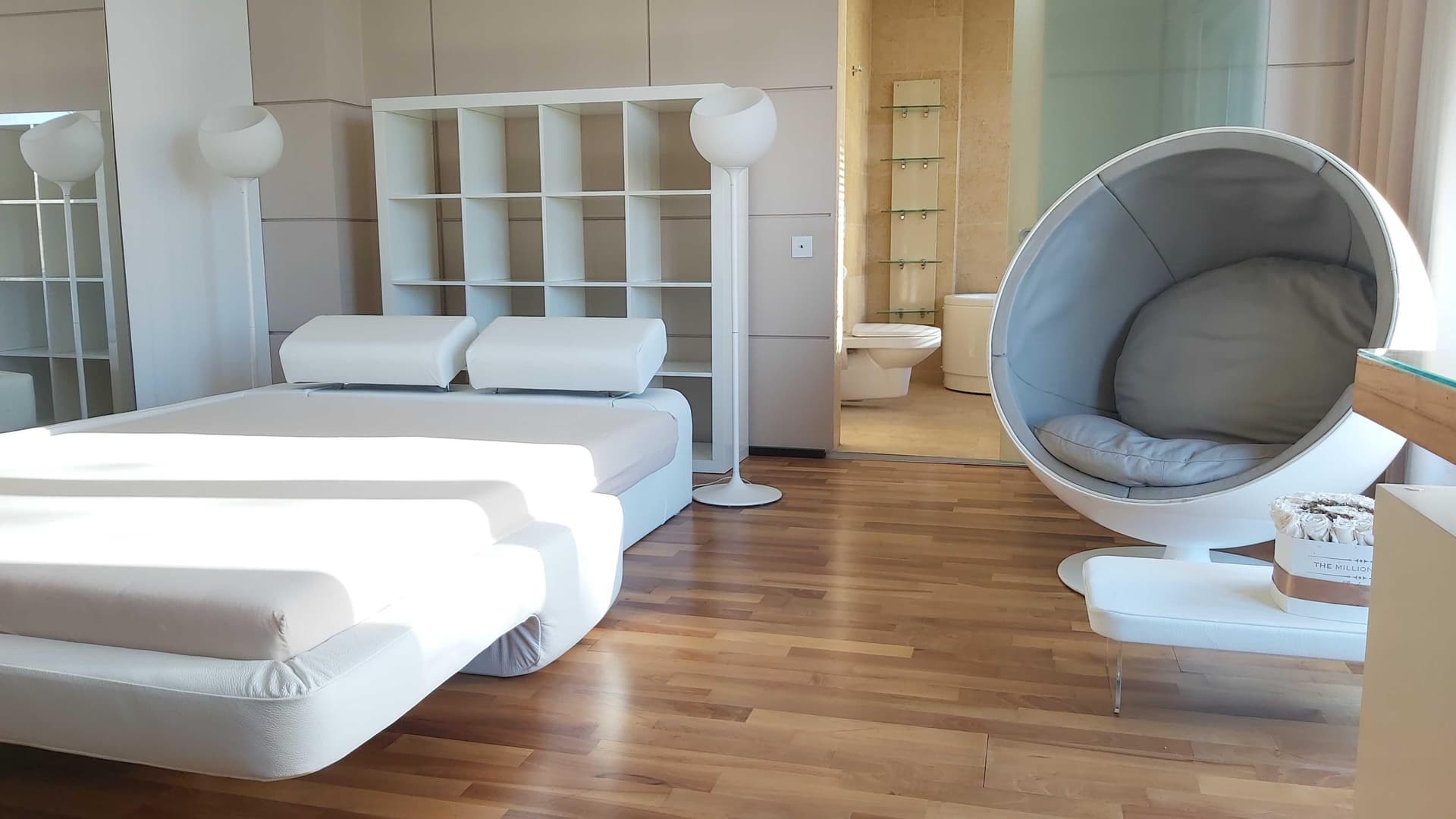 Proprietar, vând apartament str. Plopilor 82m2 + 25m2 - imagine 1