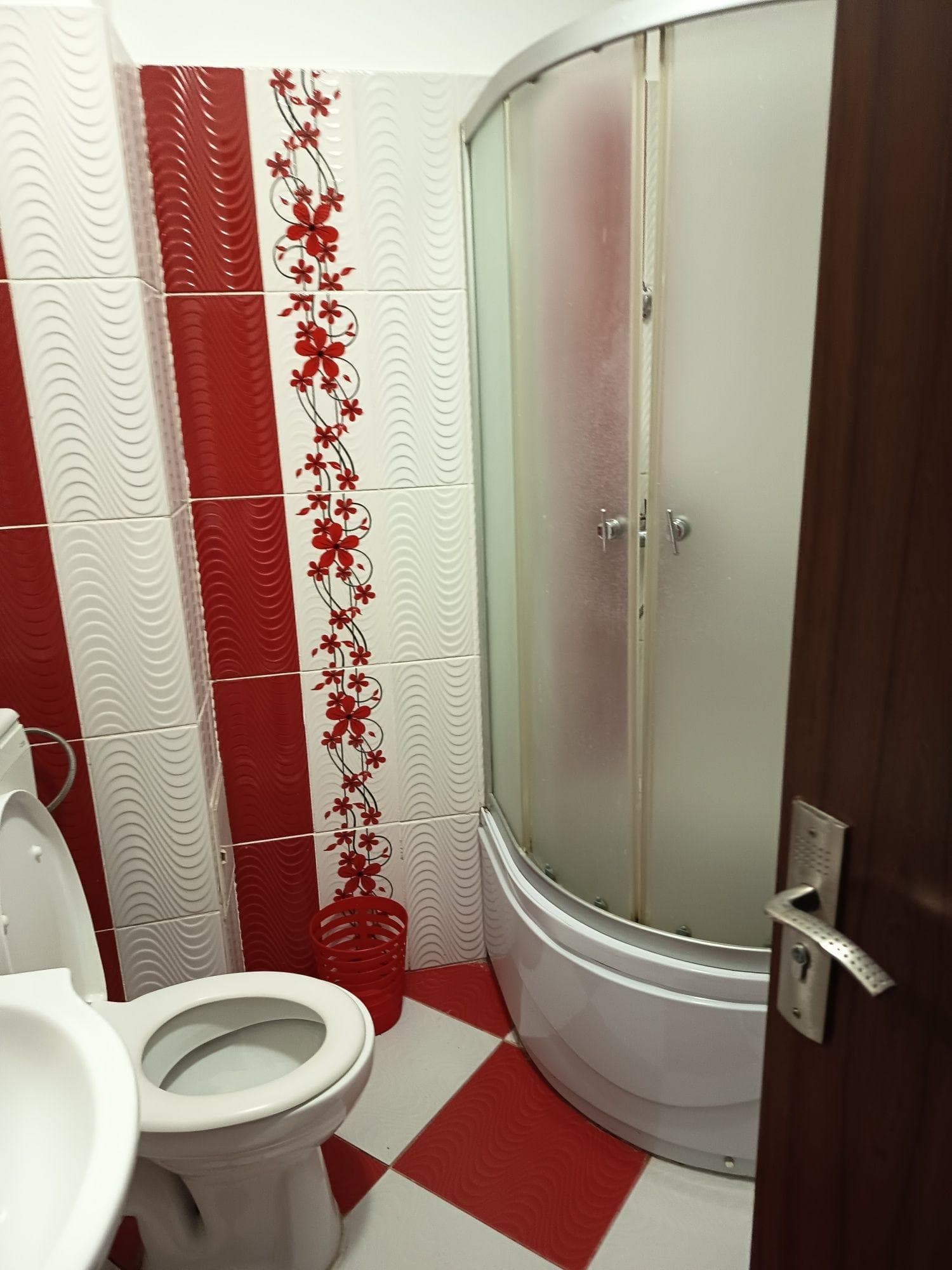 Garsonieră mobilată 30 mp – centrală proprie Sector 5 Calea Ferentari - imagine 1