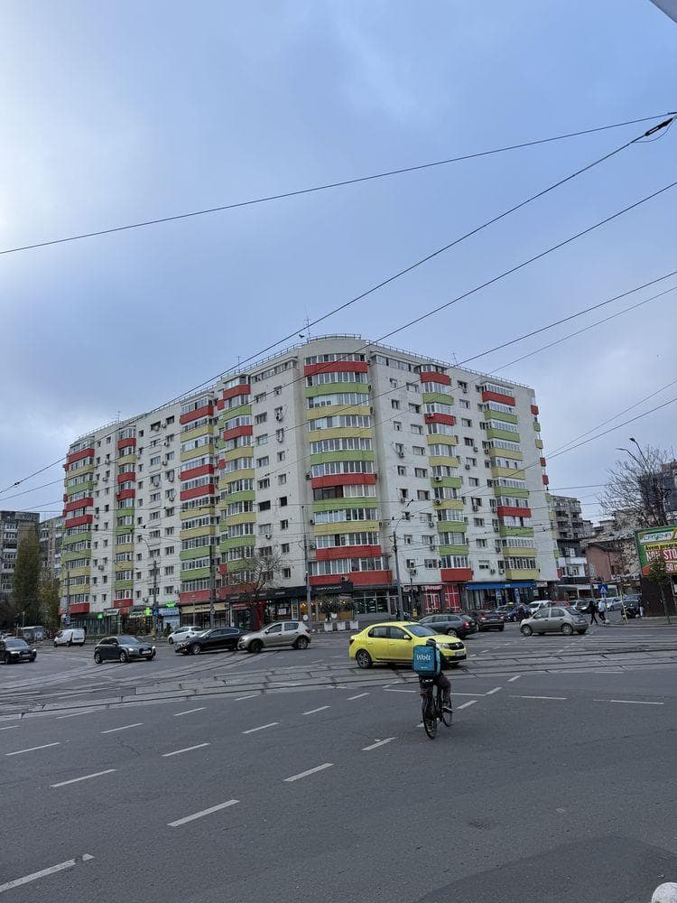 Vand Apartament 4 camere calea rahovei cu sebastian