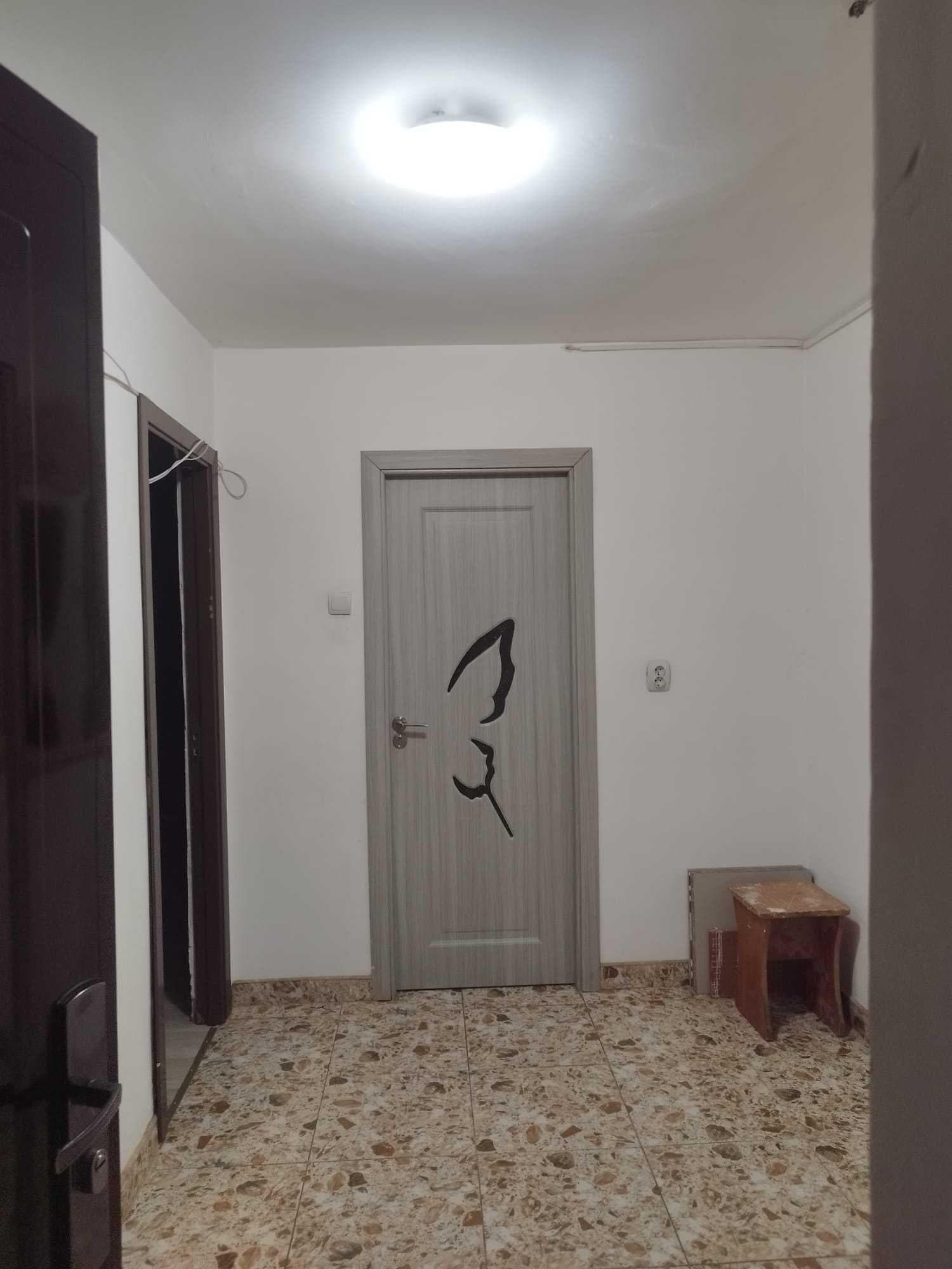 garsoniera de inchiriat! P/8,