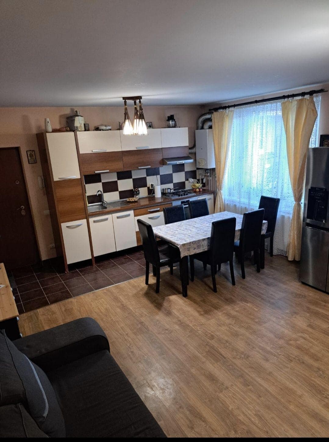 Vand apartament 3 camere Floresti str Tineretului - imagine 1