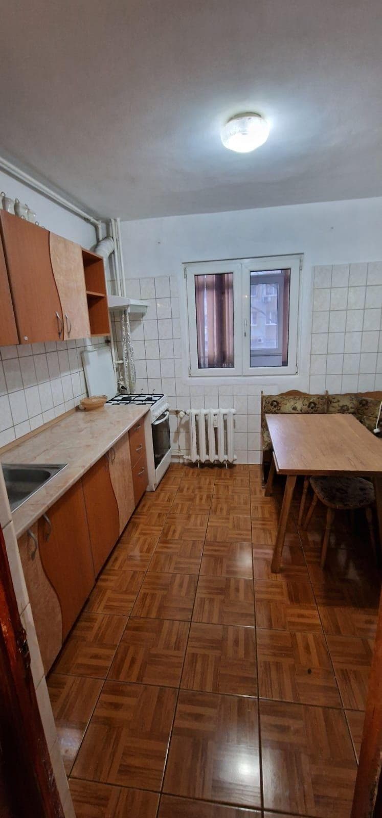Închiriere apartament 3 camere Crângași