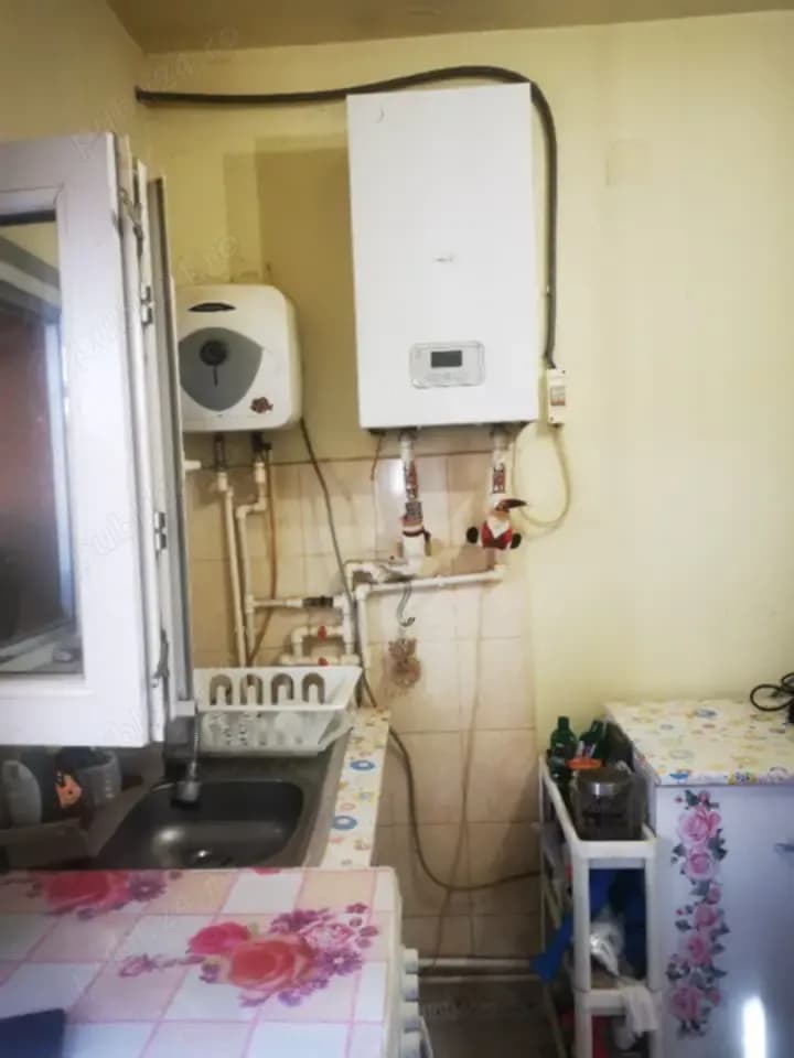 Proprietar vand casa sector 1