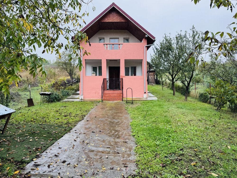 Casa Dezmir cu 10 arii de teren - imagine 1