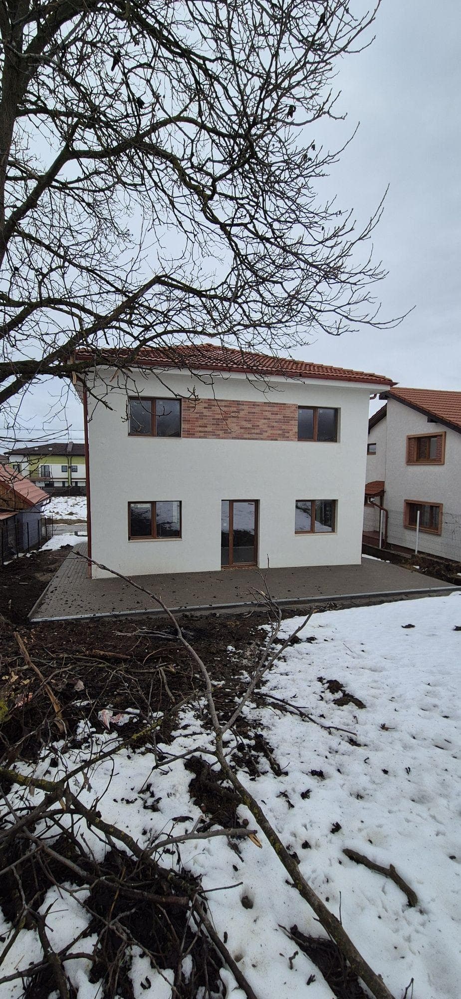 Casa individuala in Dezmir - imagine 1