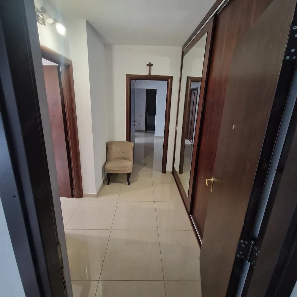 Apartament 3 camere | 70 mp | 1,5 min metrou | Complet renovat | Mobilat,utila
