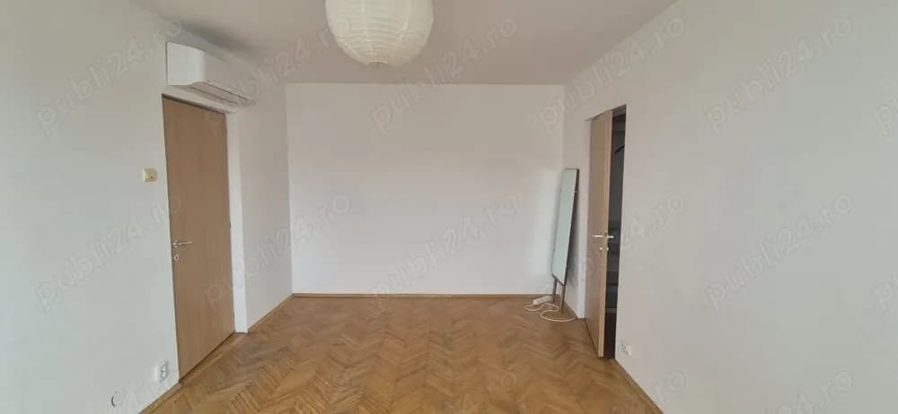 Inchiriez 3 cam Dristor Complexului, nemobilat, bucatarie mobilata