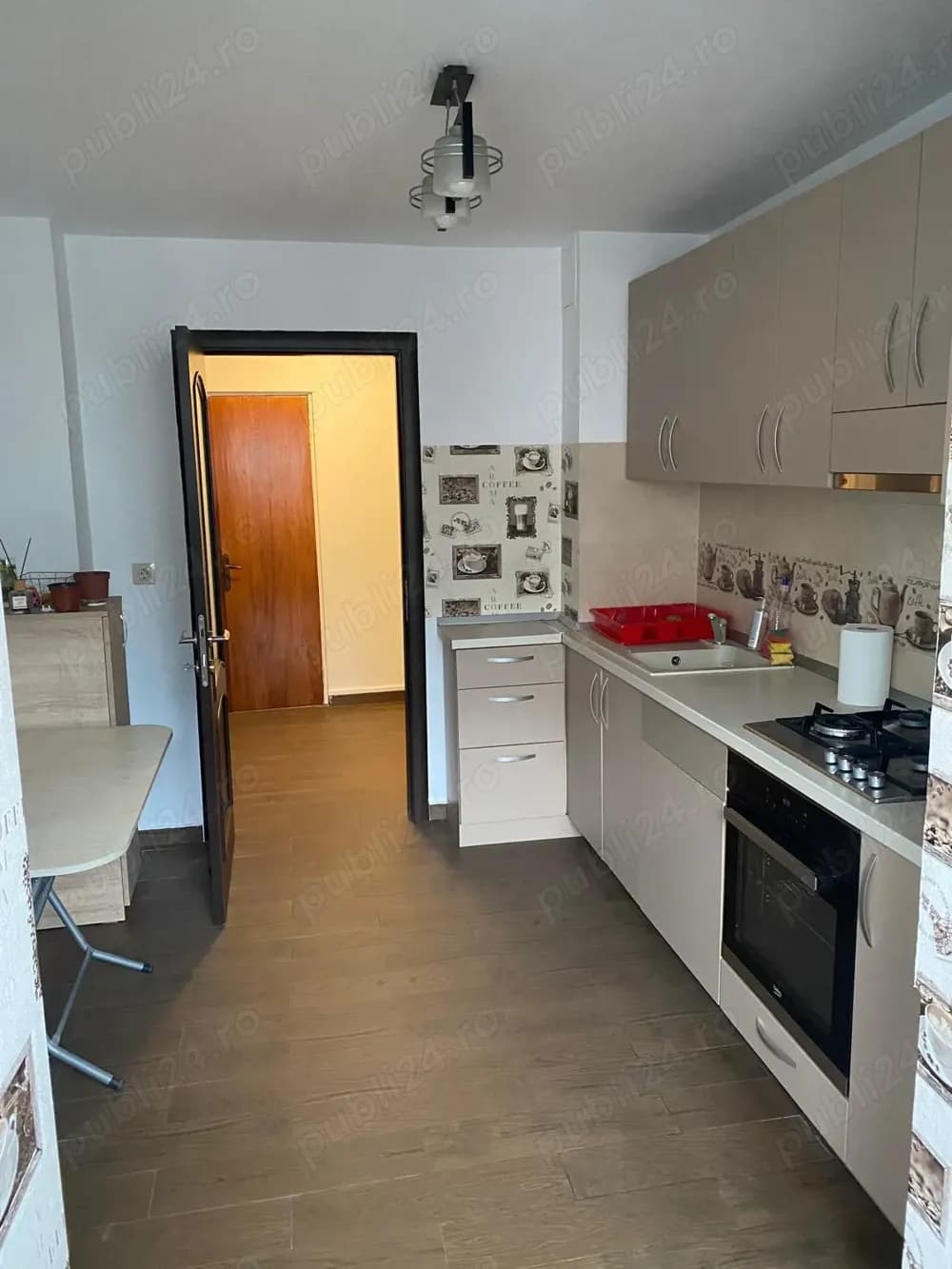 Ap 3 camere, Dristor, Bd Rm Sarat, et 6 8, loc de parcare