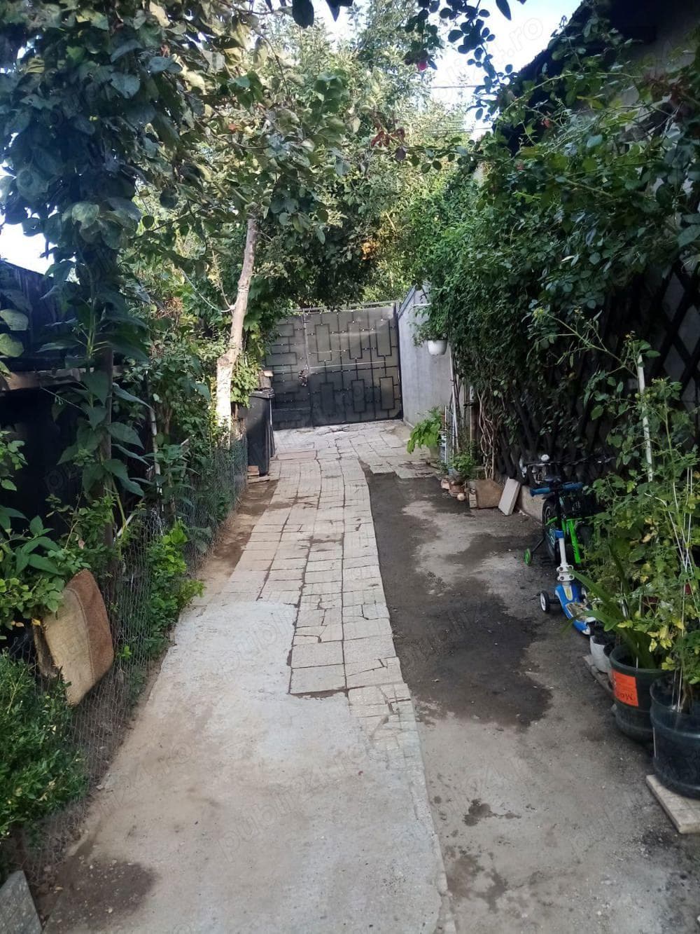 Proprietar vând casa curte zona cartierul 23 August - imagine 1