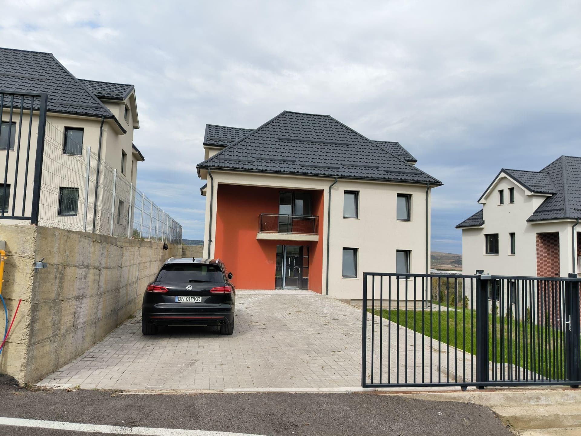 PROPRIETAR vând casă individuală în Dezmir, 172 mp utili, 440 teren - imagine 1