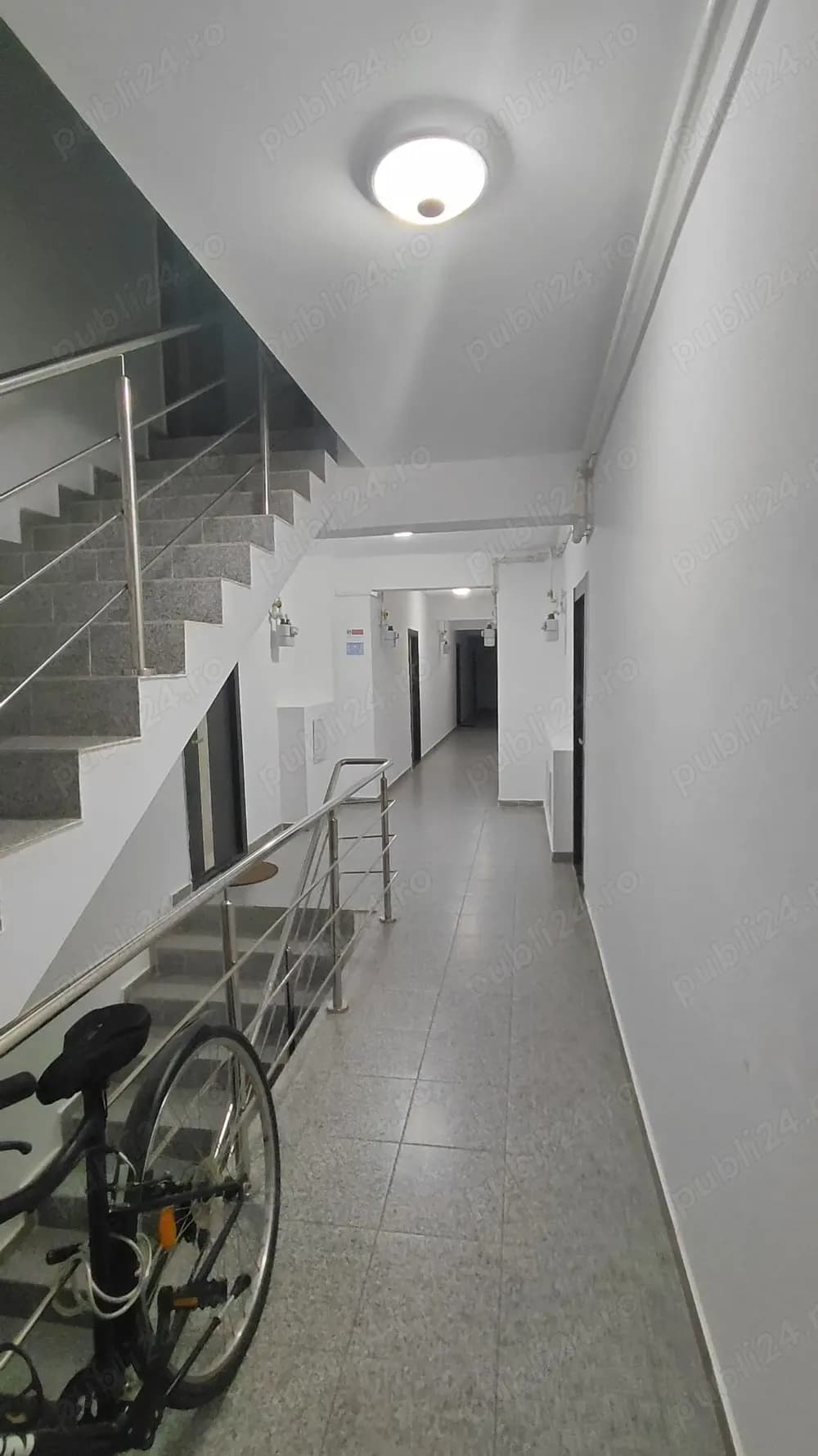 Vand Garsoniera Militari Residence - imagine 1