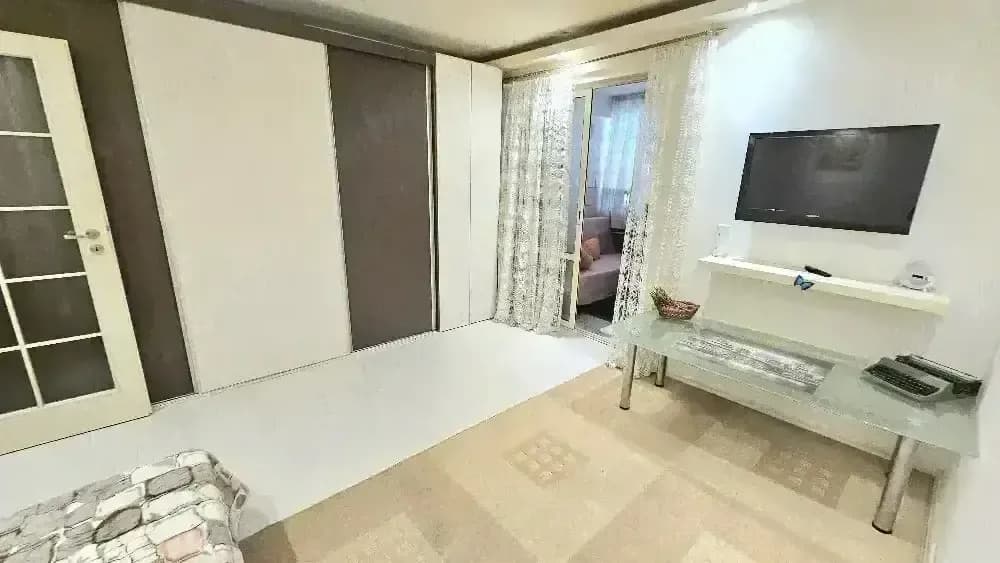 Garsoniera Drumul Taberei, Plaza România - imagine 1