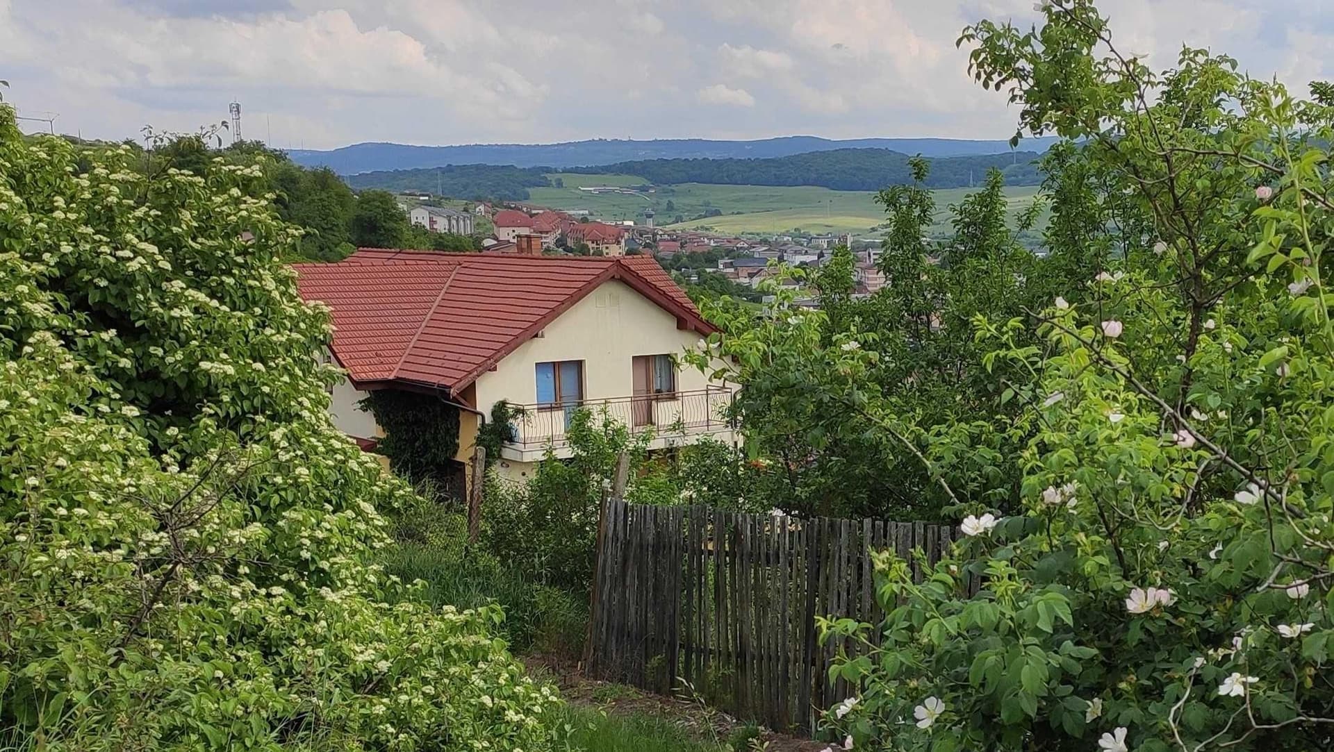 Casă pentru familie și animale de companie | Curte, liniște și natură - imagine 1