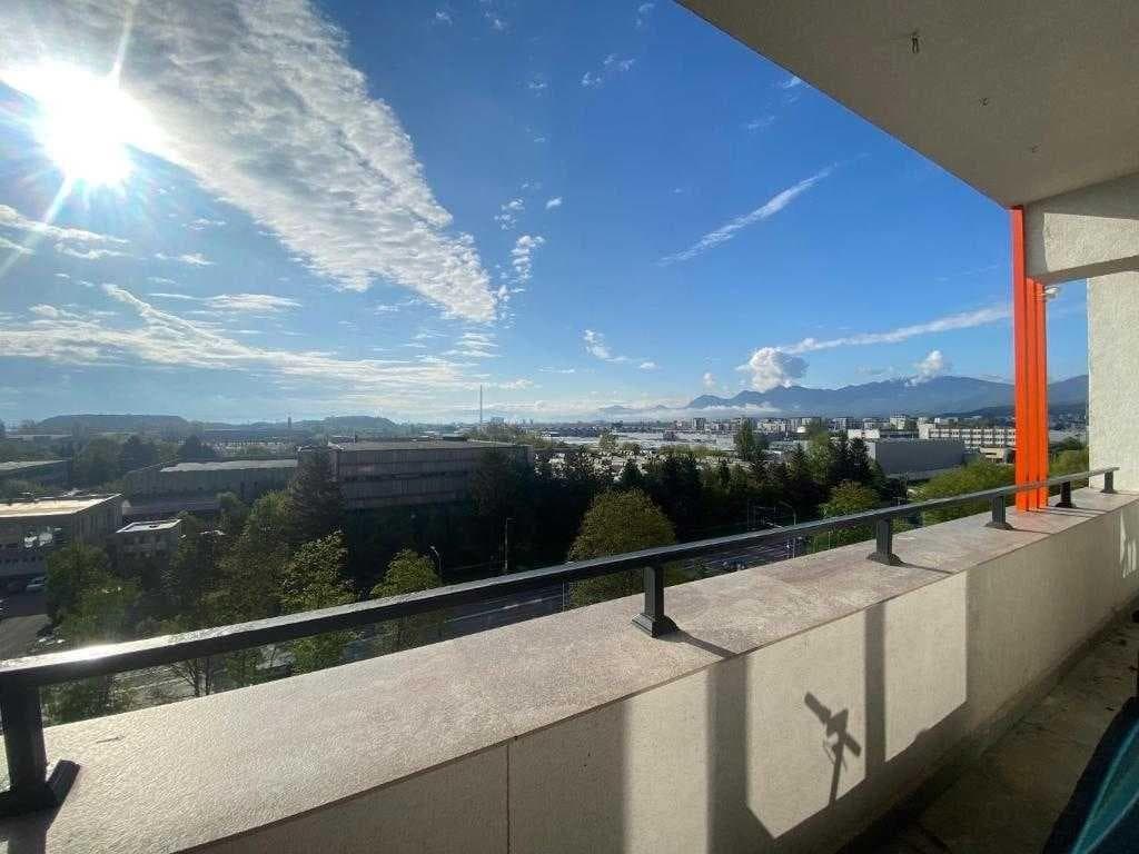 3 camere, 100m², zona Coresi, vedere munte, 2 băi, disponibil imediat