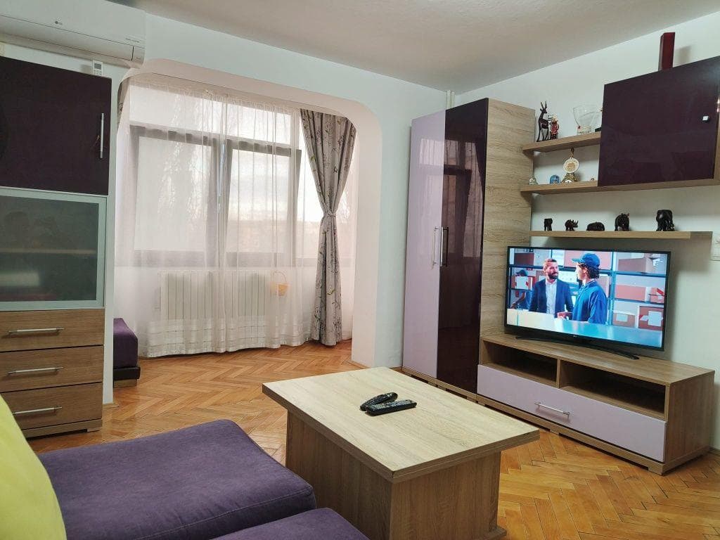 Inchiriez apartament cu 3 camere, zona Tomis Nord