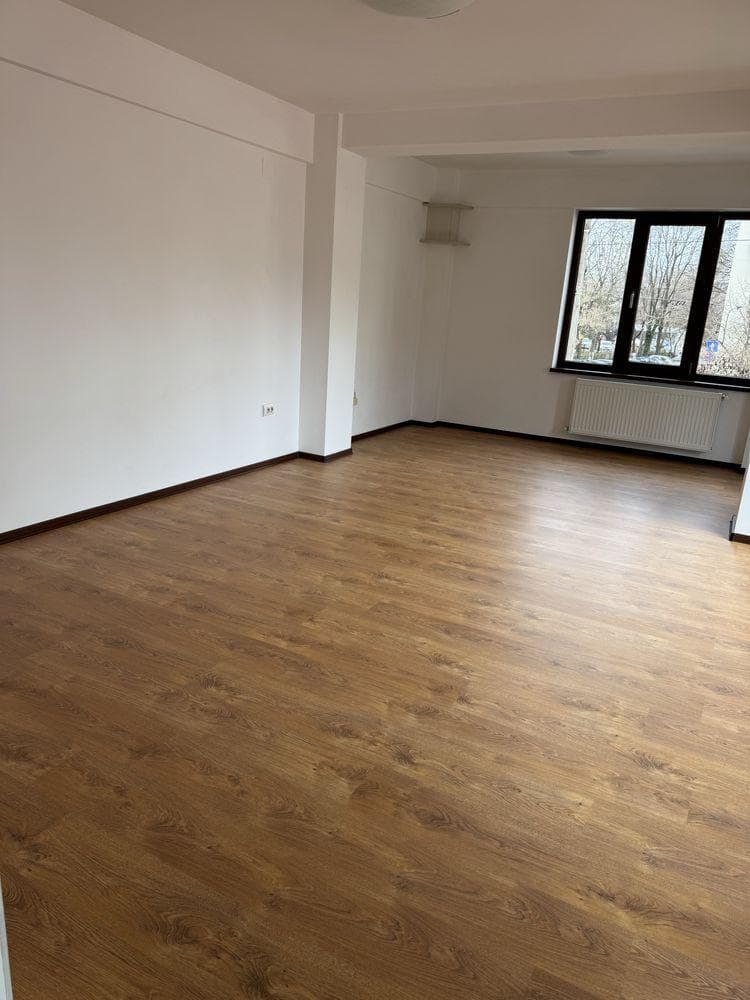 Spatiu de birouri - imagine 1