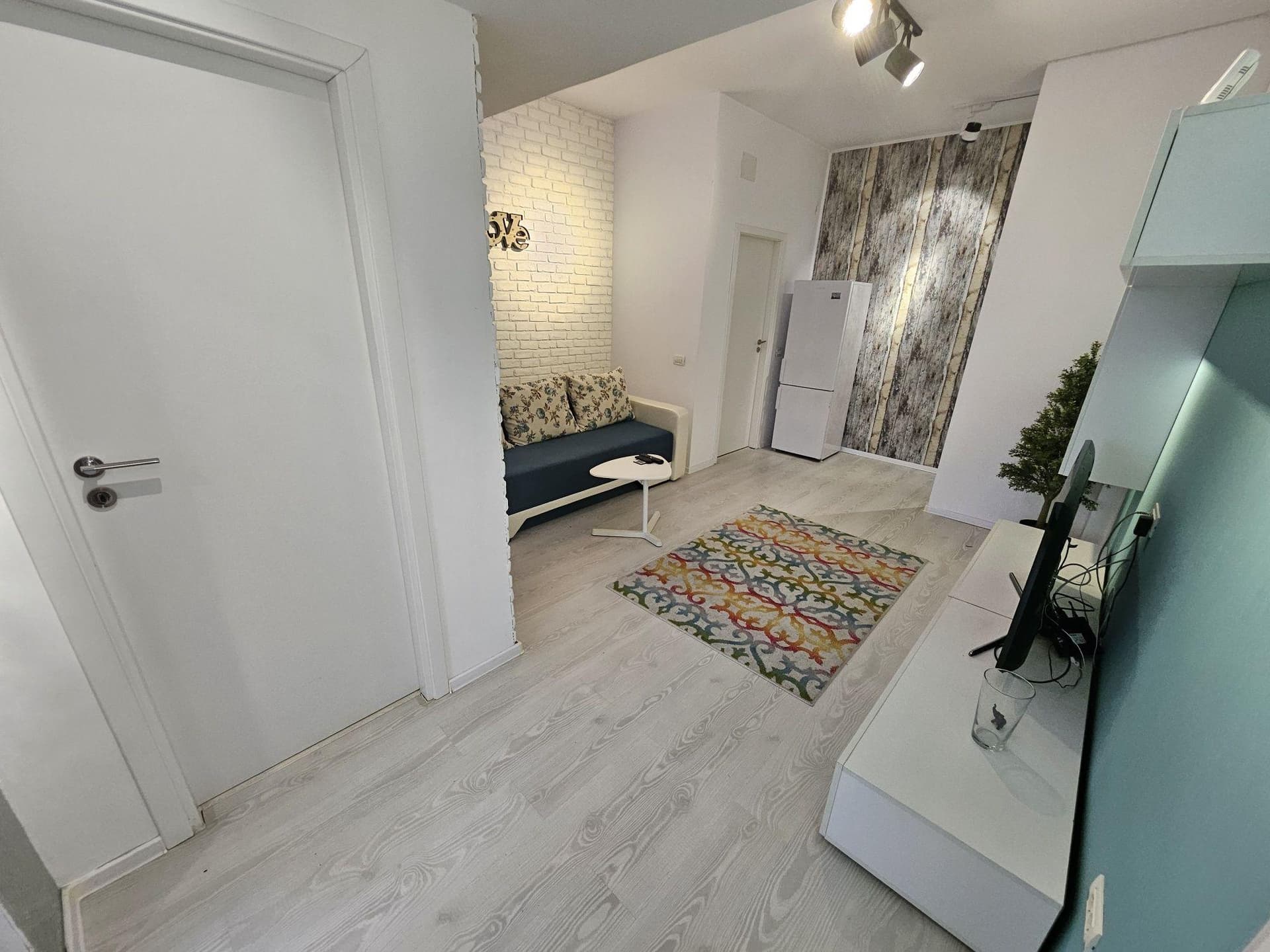 PROPRIETAR Inchiriez apartament 2 camere zona Mall Vitan Mihai Bravu T - imagine 1