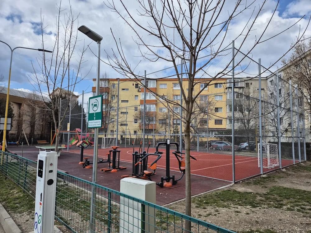 Apartament 3 camere Pet friendly de inchiriat- Scriitorilor - imagine 1