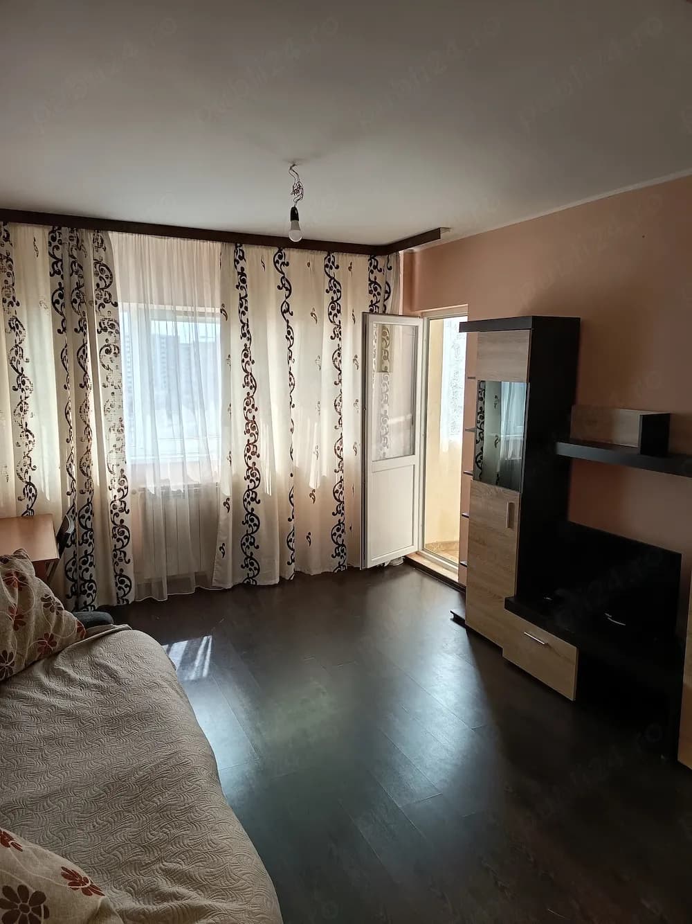 Închiriez apartament 2 camere cu loc de parcare, sector 2 soseaua Vergului - imagine 1