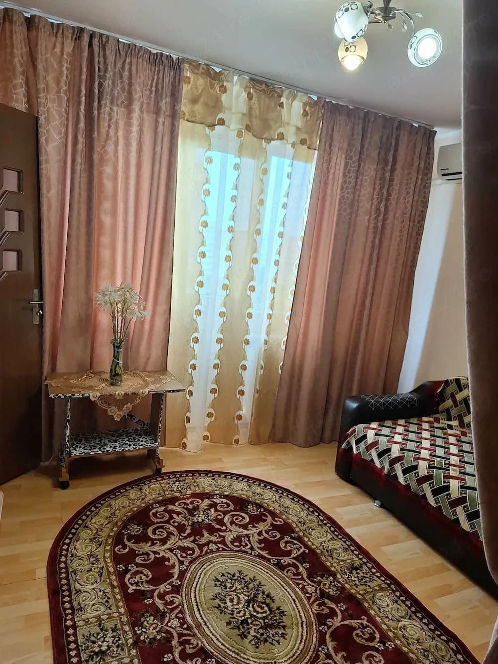 Vând Garsonieră , în Șoseaua Pantelimon, lângă Parcul Morarilor - imagine 1