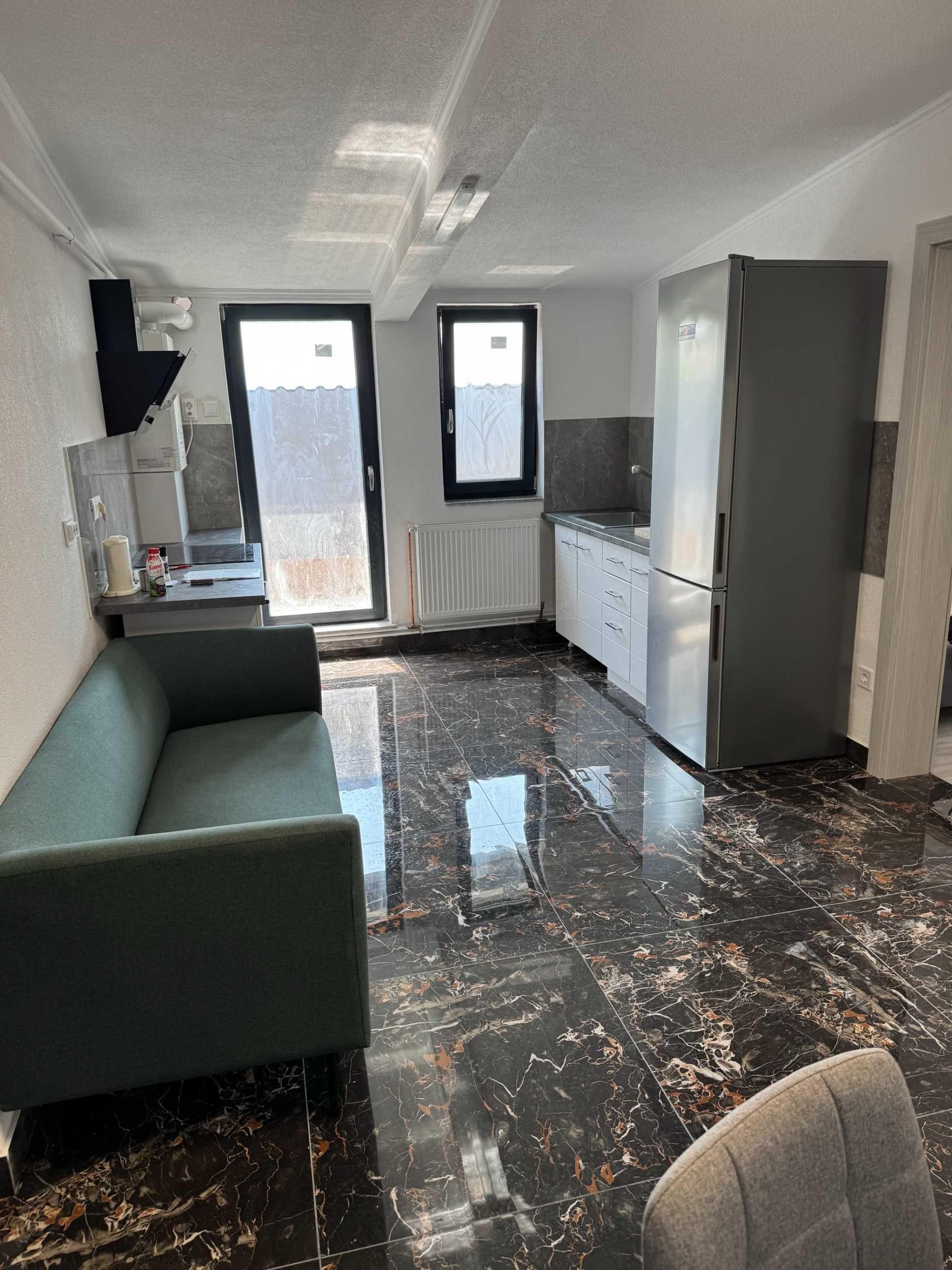 vand ap 2 cam 60mp + terasa28mp +1 parcare in curtesupraveghere video