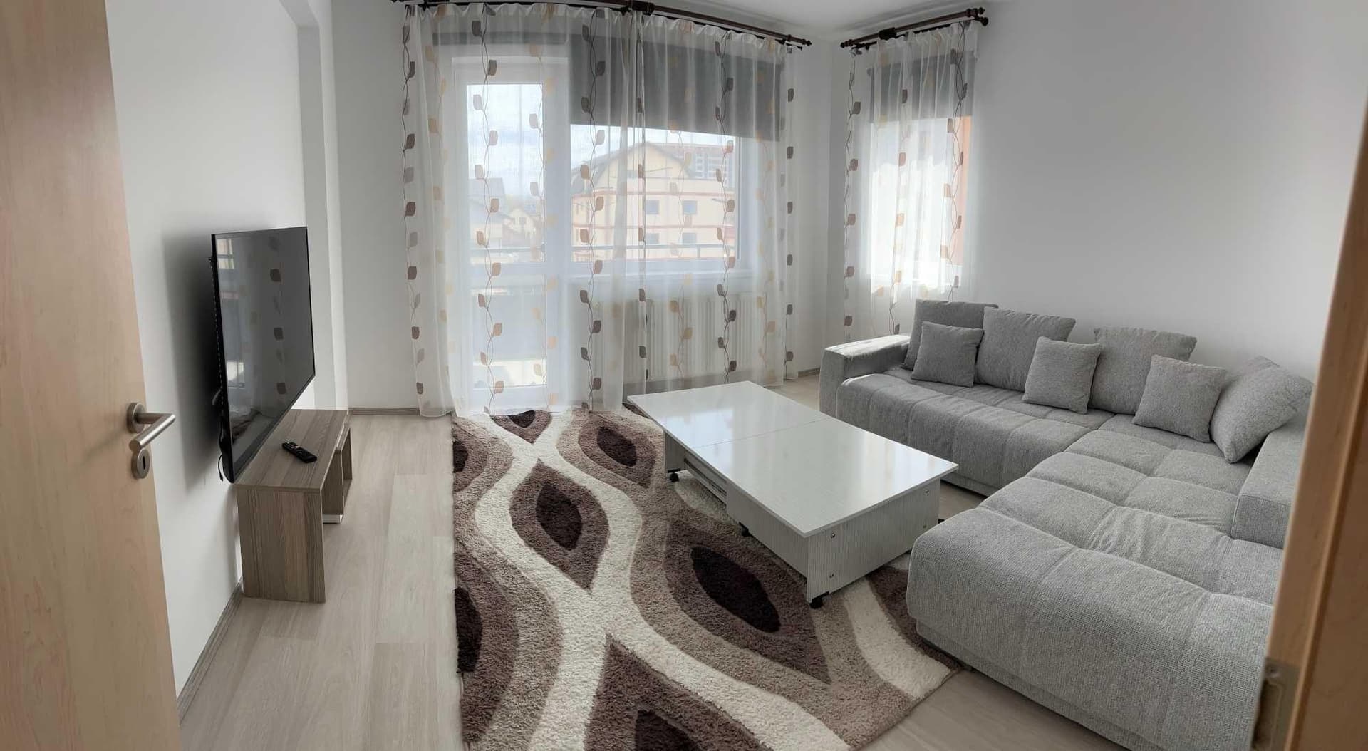 Ap 3cam,2bai,loc parcare inclus,et.2/4,bloc cu lift,Tractorul,N.Labiș - imagine 1