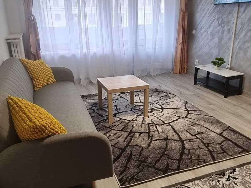 Proprietar vind apartament cu 2 camere Piata Romana, balcon8 m, airbnb - imagine 1